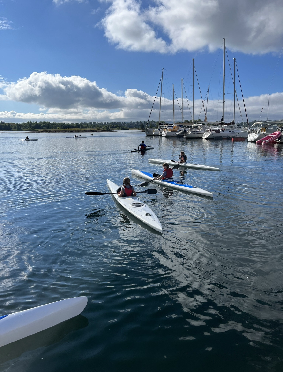 Artikkelbilde til artikkelen Lei av å vente på snø, prøv padling da vel